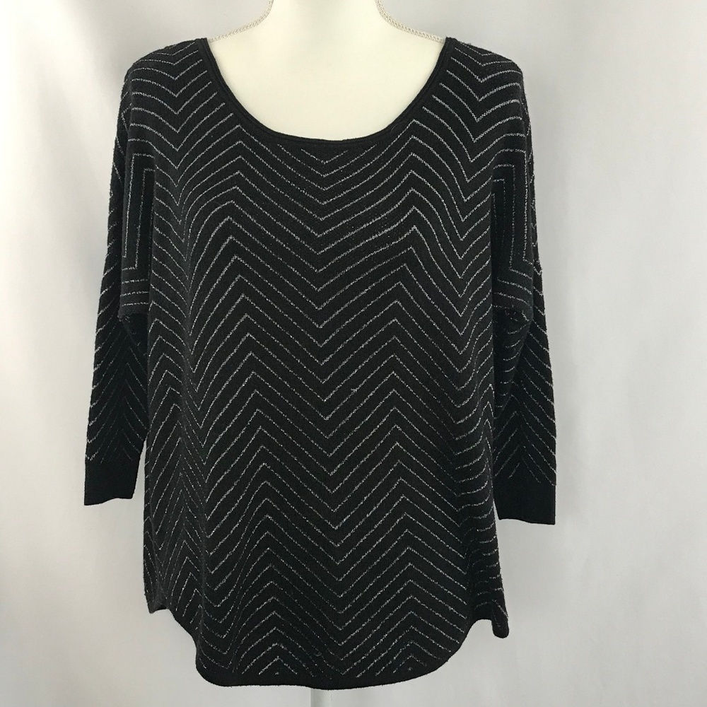 *4/$20* C - Black & Silver Long Sleeve Blouse Top.